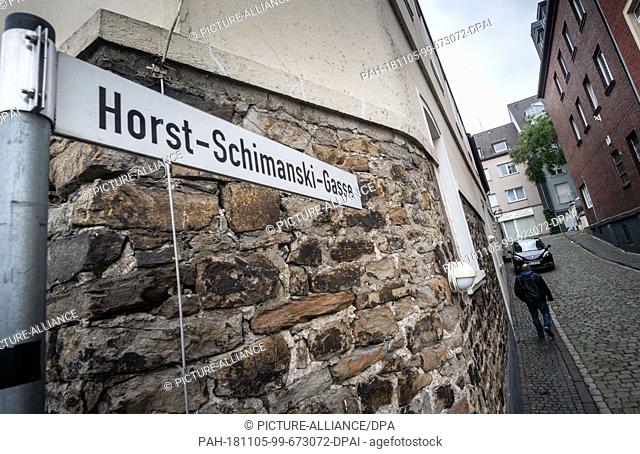 04 November 2018, North Rhine-Westphalia, Duisburg: Horst-Schimanski-Gasse in Duisburg's Ruhrort district, which once served as the backdrop for an ARD Tatort...