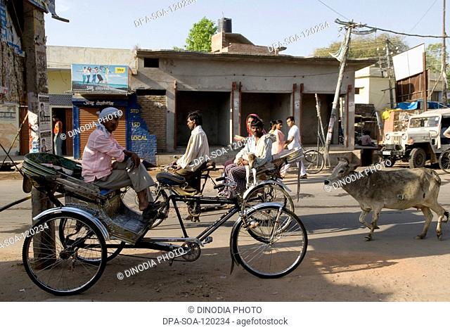 Street scene at Banda ; Uttar Pradesh ; India