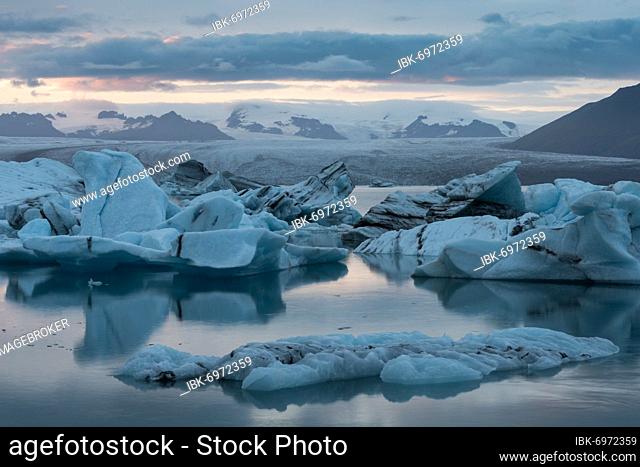 Icebergs, Jökulsárlón Glacier Lagoon, South Iceland, Iceland, Europe