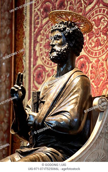Saint Peter Enthroned statue, Arnolfo di Cambio, XIIIe siecle, St Peters Basilica
