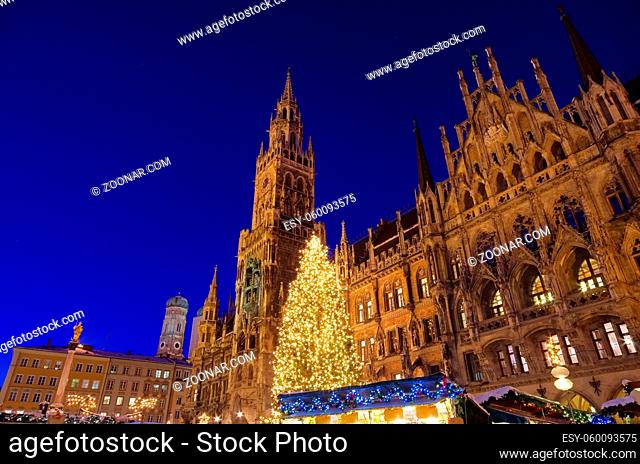 München Weihnachtsmarkt - Munich christmas market 01