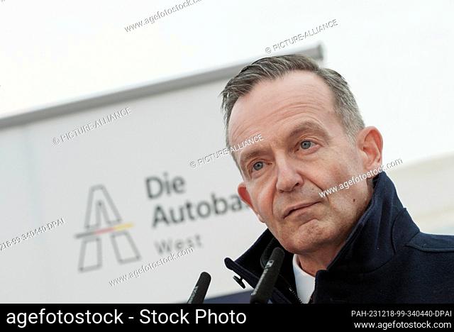 18 December 2023, Hesse, Wiesbaden: Volker Wissing (FDP), Federal Minister of Transport, speaks to the guests present immediately before the opening of the...