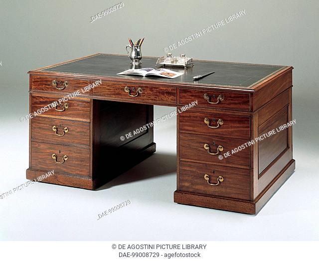 Chippendale style mahogany Partner writing desk, ca 1770. United Kingdom, 18th century