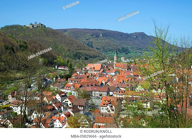 Germany, Baden-Wurttemberg, Bad Urach, from the east, castle, St. Amanduskirche, town, to the left of castle ruin Hohenurach
