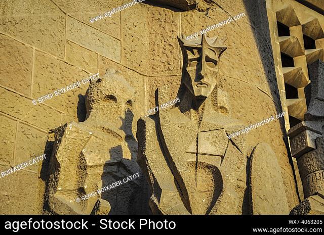 ENG:: Sculptures made by Josep Maria Subirachs on the Passion Facade of the Sagrada Familia Basilica (Barcelona, Catalonia, Spain)