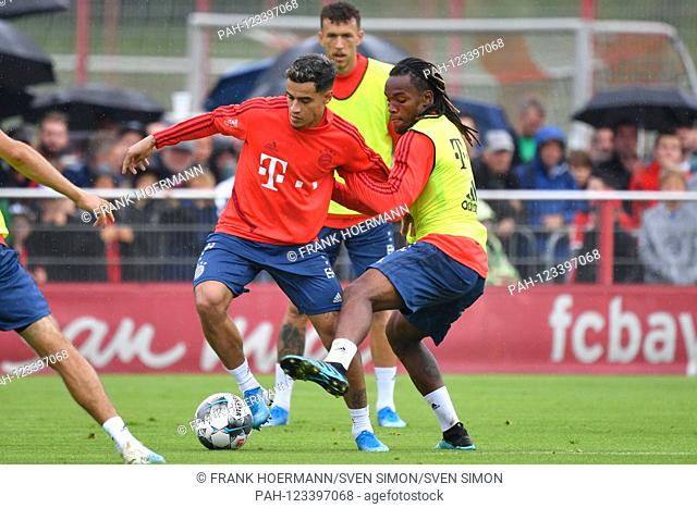 Philippe COUTINHO (FC Bayern Munich) on the ball, action, duels versus Renato SANCHES (FC Bayern Munich), hi: Ivan PERISIC (Bayern Munich)