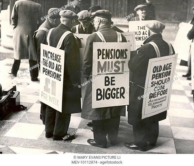 30 old age pensioners marched from St Paul's to the House of Commons to demand an increase from 10 shillings to ú1 a week
