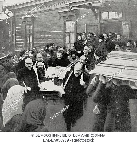 The body of Lev Tolstoy, carried out of the house of the stationmaster of Astavos, his sons Sergei, Michail, Andrei and Ilya carrying the coffin, behind