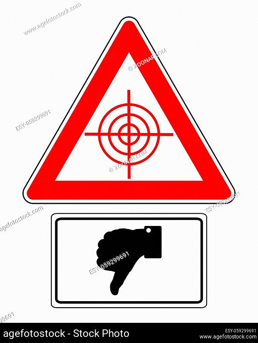 Verkehrsschild mit Zielscheibe und Daumen runter - Traffic sign with thumbs down for targets