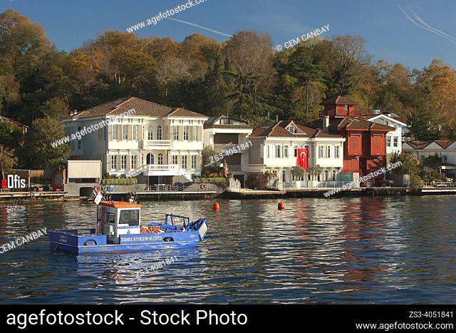 View of the traditional seaside residence Hamlacibasi Yalisi in Beykoz village, a neighbourhood on the Asian side of the Bosphorus in Beykoz district with a...