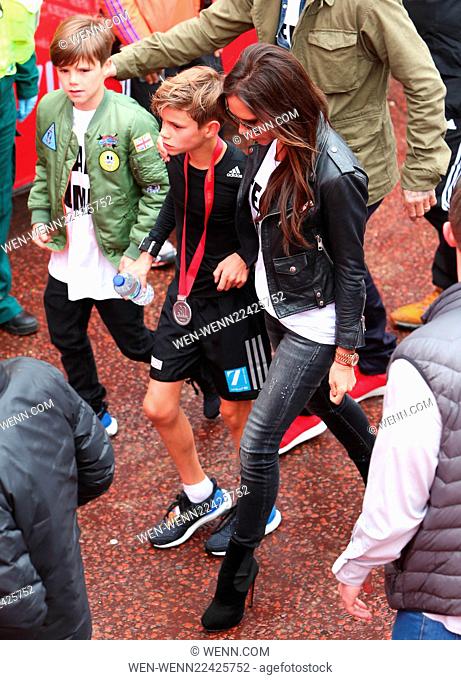Virgin Money London Marathon 2015 Featuring: Victoria Beckham, Romeo Beckham, Cruz Beckham Where: London, United Kingdom When: 26 Apr 2015 Credit: WENN