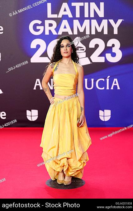 Ileana Mercedes Cabra Jogla aka iLe asiste a la alfombra roja durante los 24o Premios Anuales de GRAMMY en FIBES el 16 de noviembre de 2023 en Sevilla, España