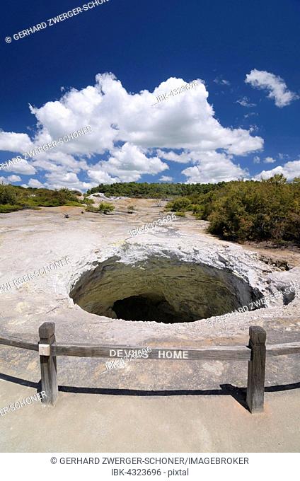 Devil's Home, Thermal crater at the Waiotapu thermal area, Waiotapu, Taupo Volcanic Zone, Waiotopu, Waikato Region, North Island, New Zealand