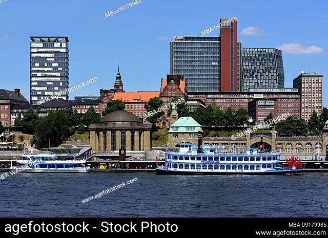 Europe, Germany, Hanseatic City of Hamburg, St. Pauli, Landungsbrücken, Elbe, view over the river Elbe on Skyline, Hotel Hafen Hamburg, paddle steamer