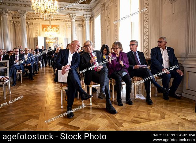 13 November 2021, Berlin: Kai Wegner (CDU, l-r), Chairman of the CDU Berlin, Eberhard Diepgen (CDU), Berlin's former Governing Mayor, his wife Monika Diepgen