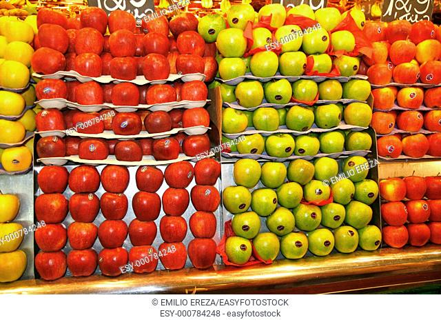 Apples  La Boqueria Market, Barcelona, Catalonia, Spain