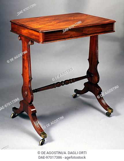 Regency style mahogany side table, ca 1800. United Kingdom, 19th century