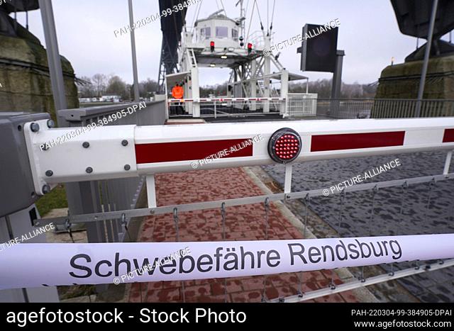 04 March 2022, Schleswig-Holstein, Osterrönfeld: The new Rendsburg floating ferry is waiting for the first passengers to cross the Kiel Canal (NOK) between...