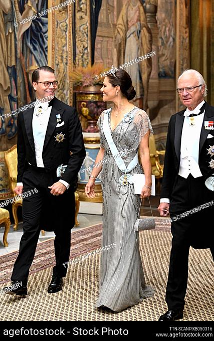 Prince Daniel, Crown Princess Victoria and King Carl Gustaf arrive at a dinner at Stockholm Palace September 29, 2022. Photo: Henrik Montgomery / TT / kod 10060