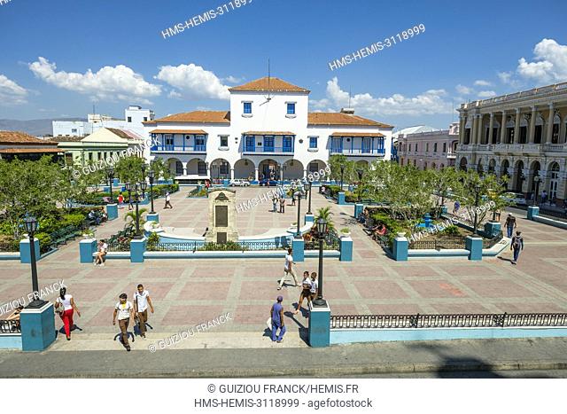 Cuba, Santiago de Cuba province, Santiago de Cuba, historic centre, Parque Cespedes and the historic building of Ayuntamiento (town hall)