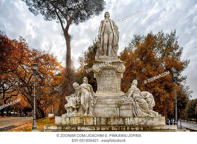 Denkmal für den deutschen Dichter Johann Wolfgang von Goethe in Rom. Goethe bereiste Italien und schrieb einen Reisebericht mit