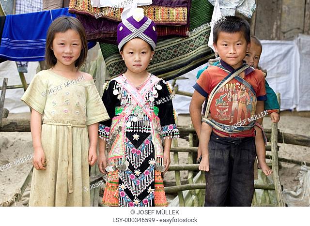 Kinder in Laos