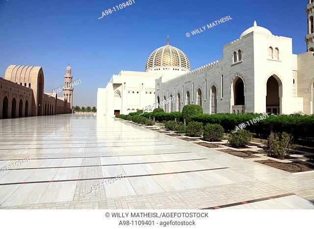 outside view  of Grand Mosque Sultan Qaboos, Muscat, Sultanat of Oman, Asia