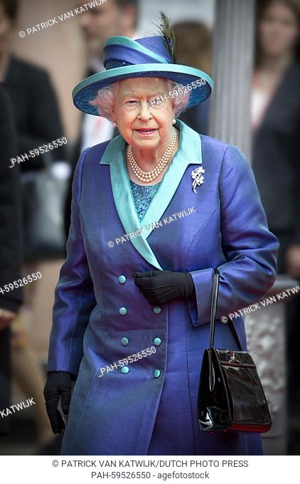 Queen Elizabeth II. visits visit the City Hall together with German President Gauck in Frankfurt, Germany, 25 June 2015. The British Queen is in Germany for an...