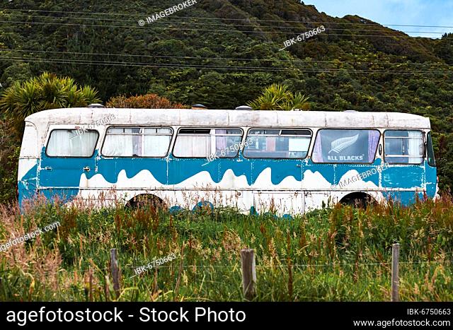 Old bus, Karamea, Buller District, West Coast, South Island, New Zealand, Oceania