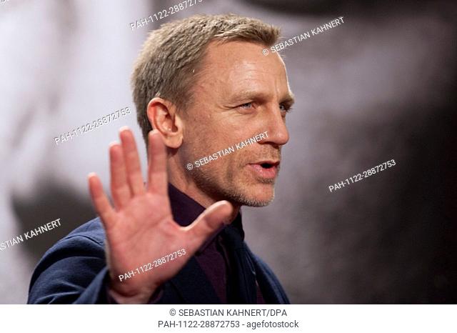 British actor Daniel Craig attends the German premiere of his new film 'The Girl with the Dragon Tattoo' at the CineStar Sony Centre in Berlin, Germany