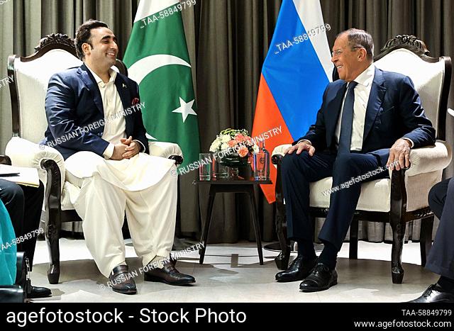 INDIA, PANAJI - MAY 4, 2023: Pakistan's Foreign Minister Bilawal Bhutto Zardari (L) and his Russian counterpart Sergei Lavrov hold a meeting at the Taj Exotica...
