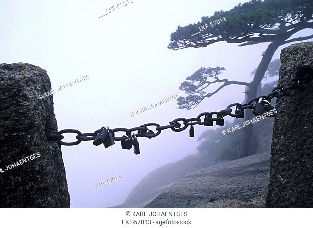 padlocks, locked and the key thrown down the mountain, symbol for couples to pledge faithfulness, Huang Shan, Anhui province, China, Asia, World Heritage