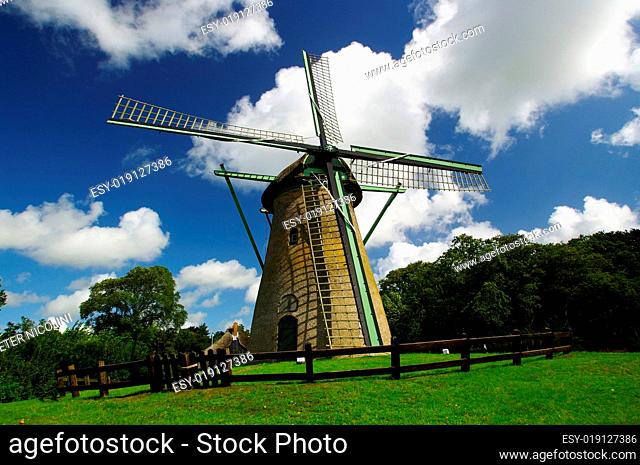 Holländerwindmühle in Schoorl, Nordholland