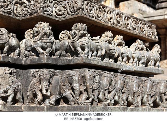 Rows of lions and elephants, reliefs on the outer wall of the Hoysaleswara Temple, Hoysala style, Halebidu, Karnataka, South India, India, South Asia, Asia