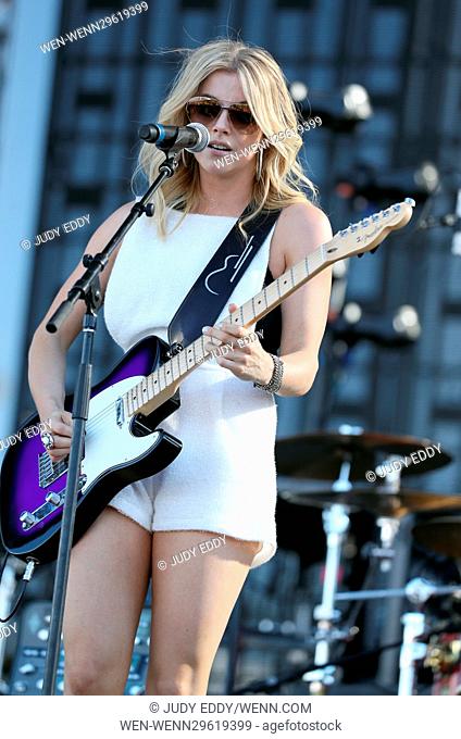 Route 91 Harvest Festival Day 2 at MGM Village Las Vegas Featuring: Lindsay Ell Where: Las Vegas, Nevada, United States When: 01 Oct 2016 Credit: Judy Eddy/WENN