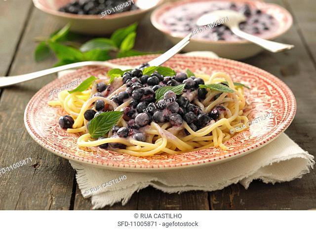 Linguine with blueberry sauce