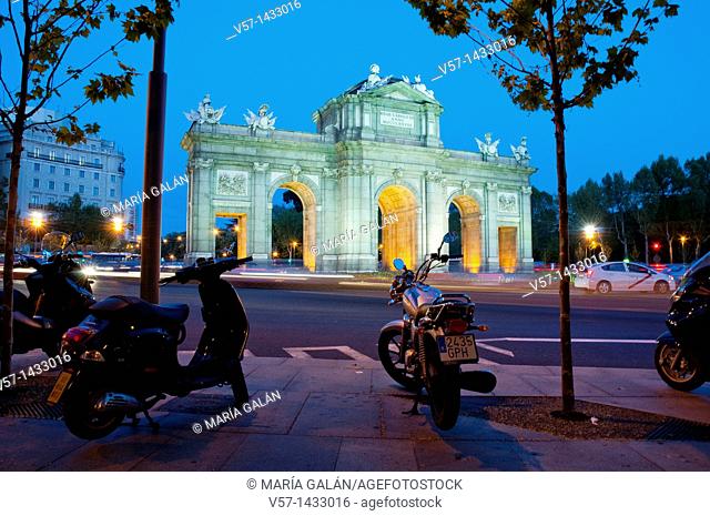 Alcalá Gate, Independencia Square. Night view. Madrid, Spain