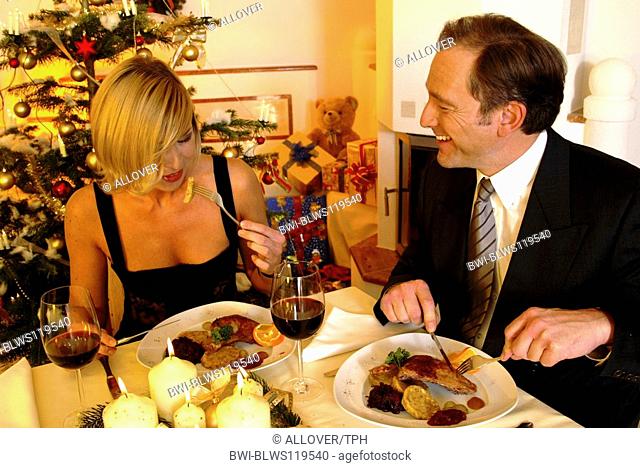 couple celebrating Christmas, Christmas dinner