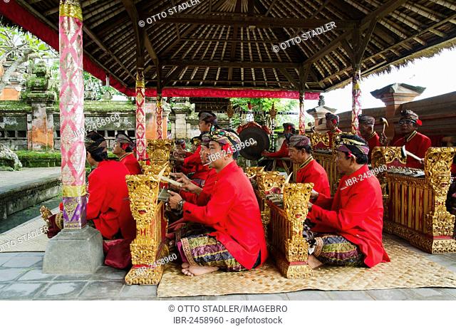 Gamelan musicians, Gamelan orchestra, Batubulan, Bali, Indonesia, Asia