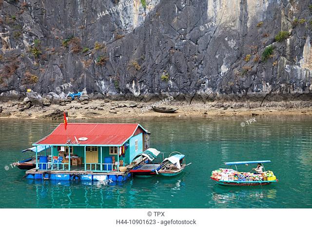 Asia, Vietnam, Halong Bay, Halong, Houses, Housing, Floating Houses, Boat, Boats, UNESCO, UNESCO World Heritage Sites, Tourism, Travel, Holiday, Vacation