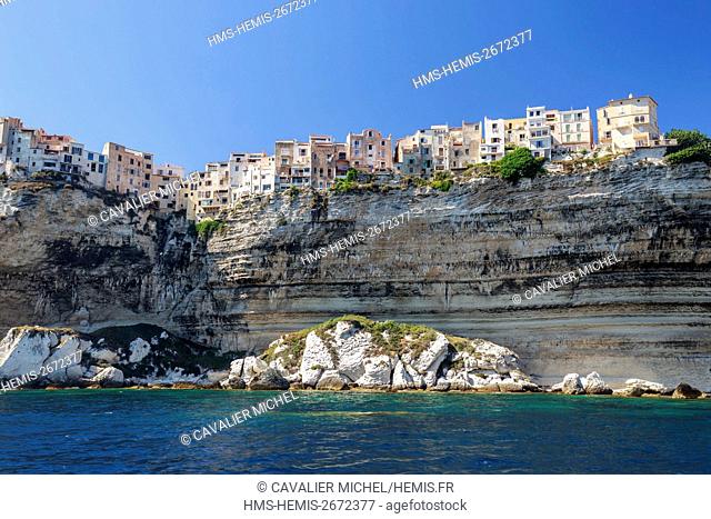 France, Corse du Sud, Bonifacio, the old town or High City perched on abrupt cliffs of white limestone