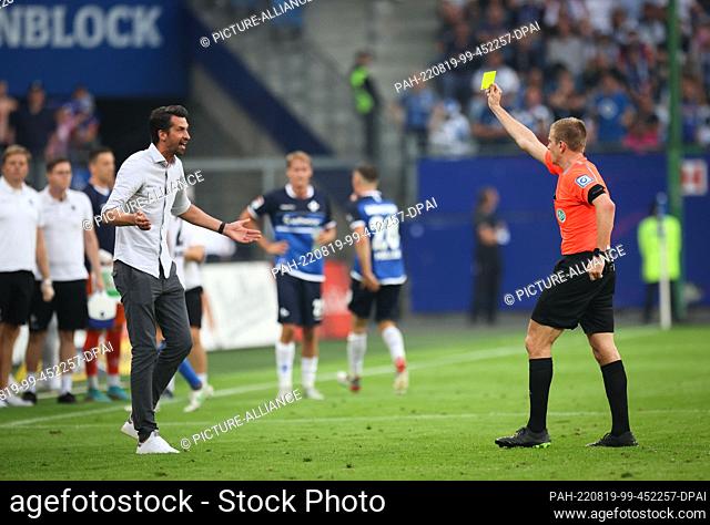 19 August 2022, Hamburg: Soccer: 2nd Bundesliga, Matchday 5, Hamburger SV - Darmstadt 98 at Volksparkstadion. Hamburg's Jonas Boldt