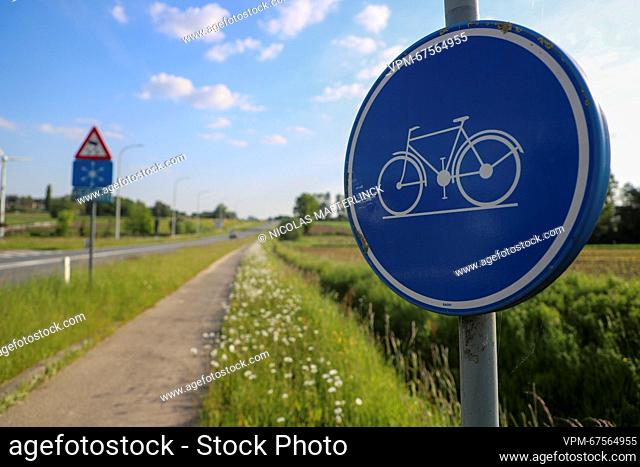 Illustration picture shows a traffic sign indicating D7 mandatory cycle track in Lierde on Friday 19 May 2023. BELGA PHOTO NICOLAS MAETERLINCK