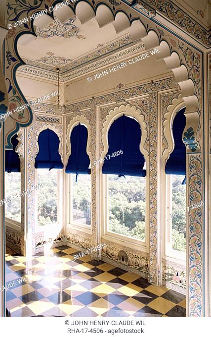 The Shiv Niwas Palace Hotel, overlooking the lake, Udaipur, Rajasthan state, India, Asia