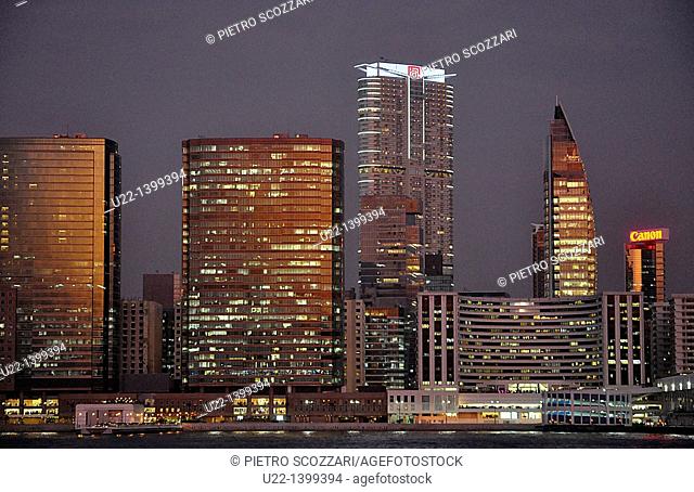 Hong Kong: the city skyline on Victoria Harbour, nighttime