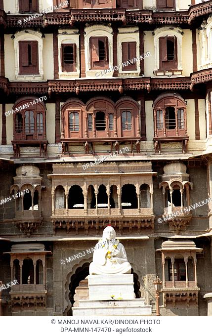 Rajwada the Holkar palace ; statue of Devi Ahilya bai Holkar ; Indore ; Madhya Pradesh ; India
