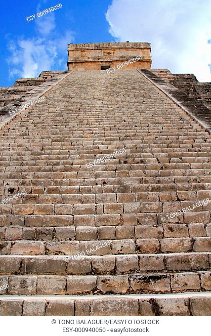 Chichen Itza Mayan Kukulcan pyramid in Mexico Yucatan