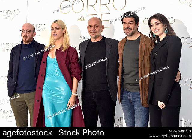 The cast Carlo De Ruggieri, Miriam Leone, Riccardo Milani, Pierfrancesco Favino and Pilar Fogliati at the photocall of the film Corro da te