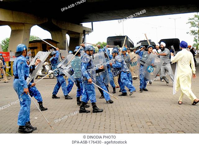 Sikhs protesting for dera saccha sauda at ; Mulund ; Bombay ; Mumbai ; Maharashtra ; India NOMR