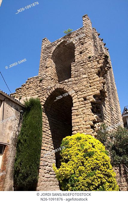 Portal de Santa Caterina  Siglo XIV  Puerta de entrada de la muralla de Torroella de Montgrí  España, Catalunya, provincia de Girona, Baix Empordà